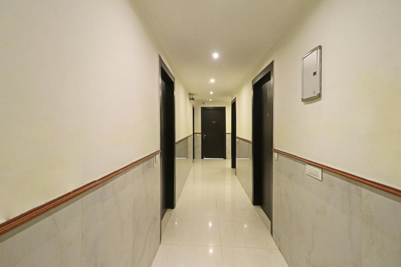 Hotel Paragon Suites 뉴델리 외부 사진