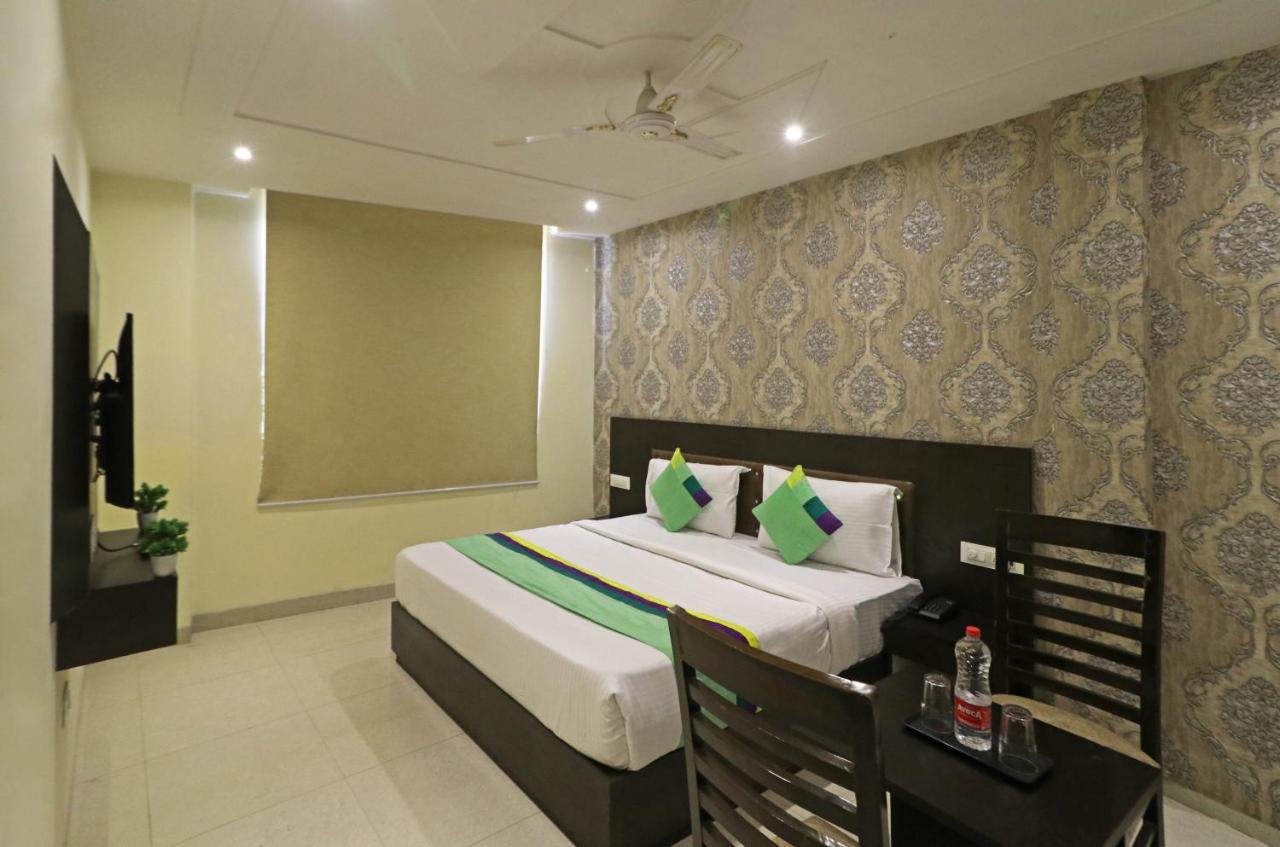 Hotel Paragon Suites 뉴델리 외부 사진