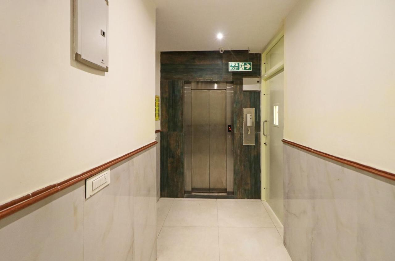 Hotel Paragon Suites 뉴델리 외부 사진