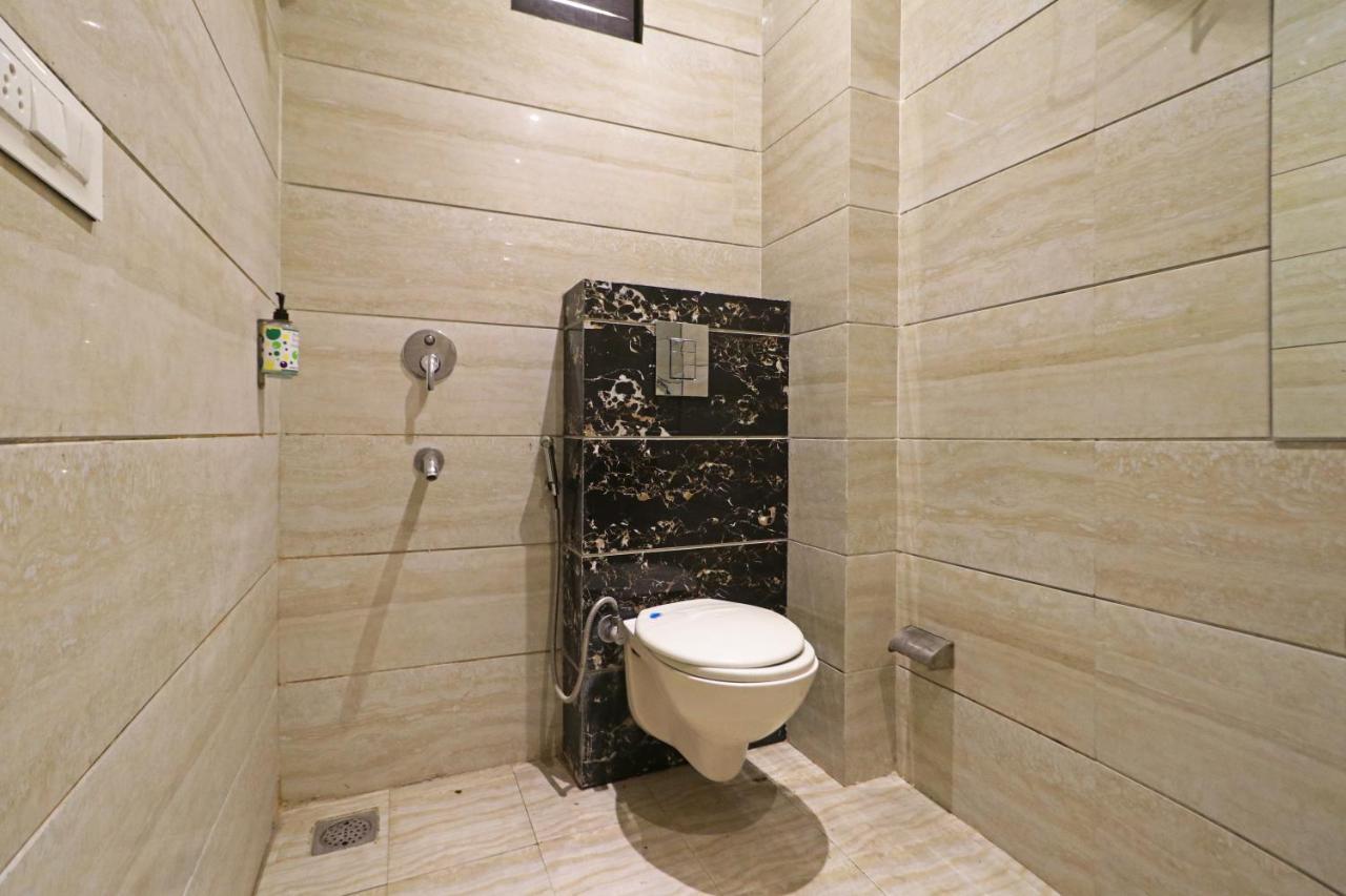 Hotel Paragon Suites 뉴델리 외부 사진